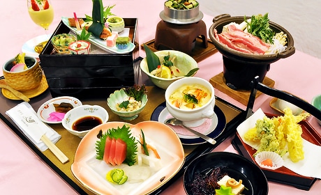 写真:たゆうぐろ会席膳